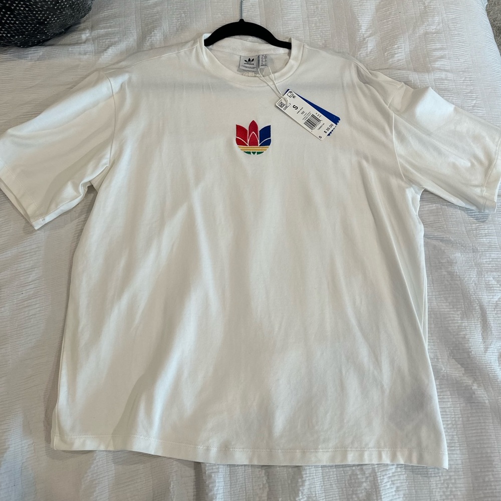 *NWT* Adidas Tshirt